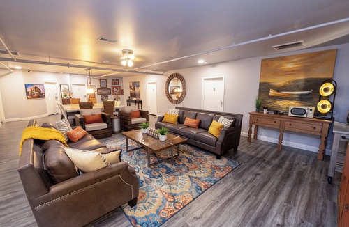 Seneca Bed & Breakfast | Boutique hotel in historic downtown Seneca. Room#1, Q/K combo.
