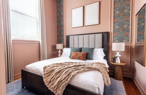 Downtown Charleston Hotel | Boutique Luxury Apt Marion Sq Downtown | 360 King