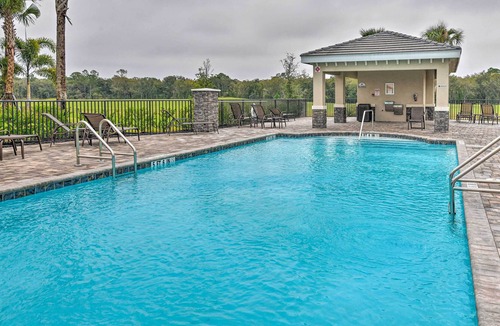 Lakewood Ranch Condo | Bradenton Condo: Lake Views & Hot Tub Access!