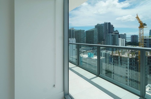 The Roads Apartment | Brand New 1/1 Apartment in Brickell with parking