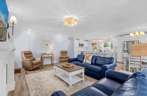 Surfside Beach House | Brand New 5 Bed - 3 Bath