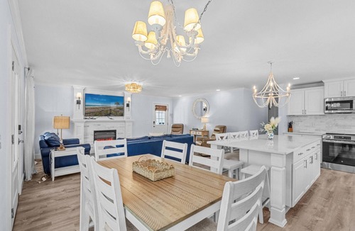 Surfside Beach House | Brand New 5 Bed - 3 Bath