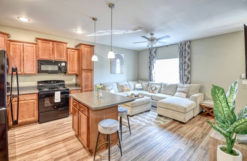 Tallahassee Condo | Brand new chic condo minutes from FSU/TCC/FAMU!