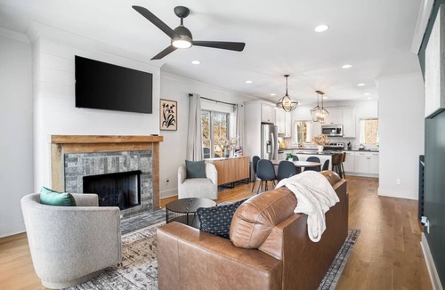 Murfreesboro Condo | Brand New I 3BR Modern Home I Rooftop Views