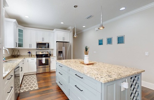 Old Seminole Heights House | Brand-New Luxury Home w/Pool Spa, Washer/Dryer, & Gourmet Kitchen