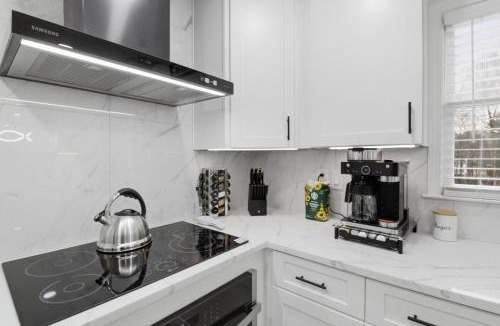 Grayson House | Brand New Modern Home 4BR-3BA Stylish Cozy