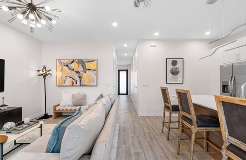 University House | Brand New Tampa Townhouse Prime Location