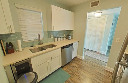 North Redington Beach Condo | BRAND NEW-CONDO-POOL/GYM/ROOFTOP DECK-WALKING DISTANCE BEACH/PARK/SHOPS