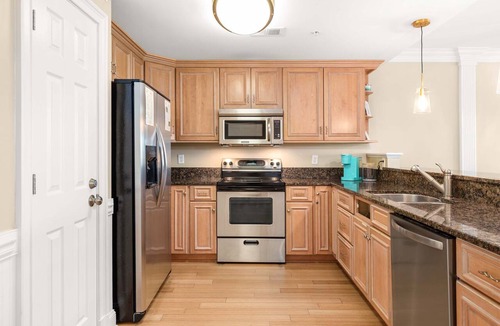 Tybee Island Condo | Brass Rail 315 | Alfresco Dining + Pet Friendly & Easy Walk to Beach!