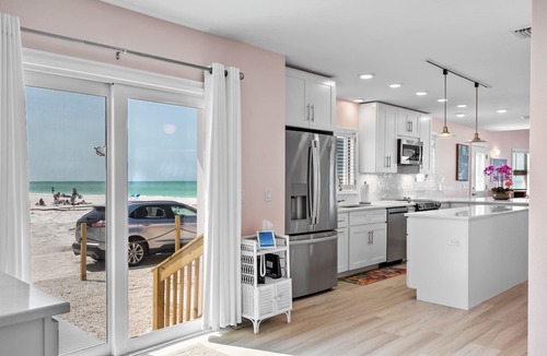 Ilexhurst House | Breakers 1 | A Classic Old Florida Beach Cottage – Fully Restored