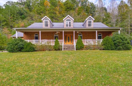 Big Rock House | Breaks Home: 3 Mi to ATV Trails!