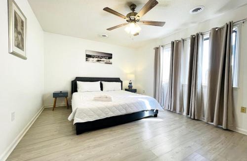 Crescent Beach House | Breeze away beach cottage North Myrtle Beach