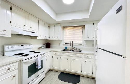 Crescent Beach House | Breeze away beach cottage North Myrtle Beach