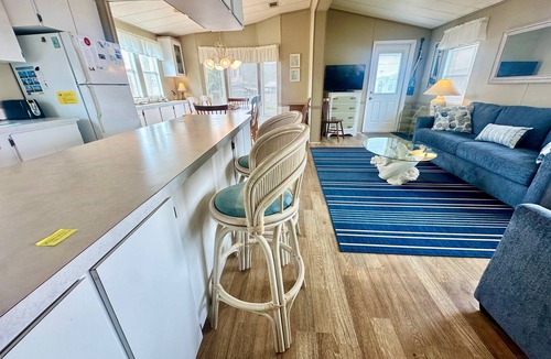 Nettles Island House | Bright 2 bedroom, one bath vacation home