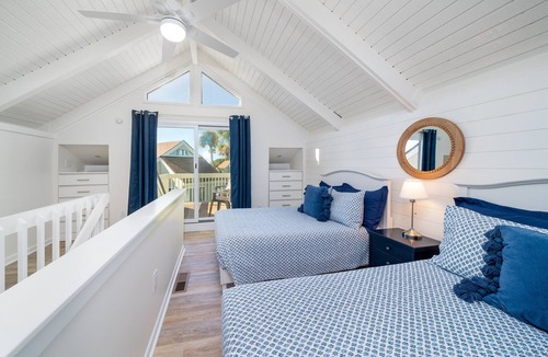 Sealoft Villas Cottage | Bright Decor! 3 BR/3 BA Villa; Pools/Beach Nearby! Amenity access included!