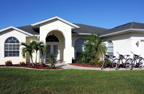 White Marsh House | Bright Dreams | Billiard Table | Canal view