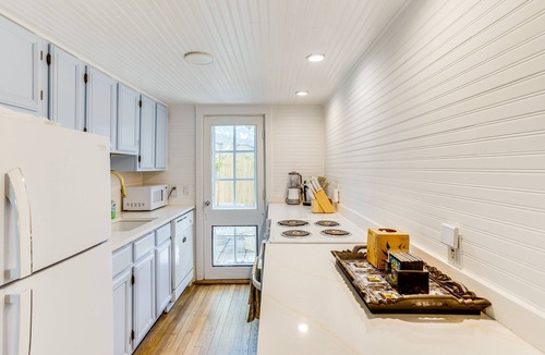 Southside Cottage | Bright & Modern West Palm Beach Cottage w/Loft