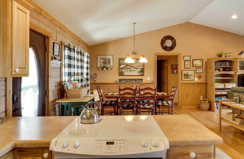 Bostic Cabin | Bring a Pet! Mtn-View Bostic Retreat w/Deck