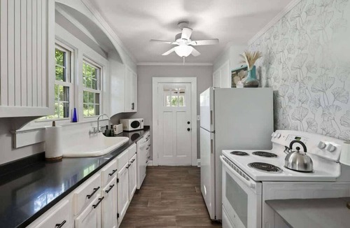 Anderson House | Broad Street Retreat