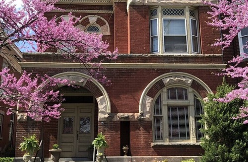 Northside District House | Broadway Gardens-Walk to Downtown