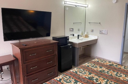 Hidden Valley Hotel | Brookwood Inn - Extended Stay