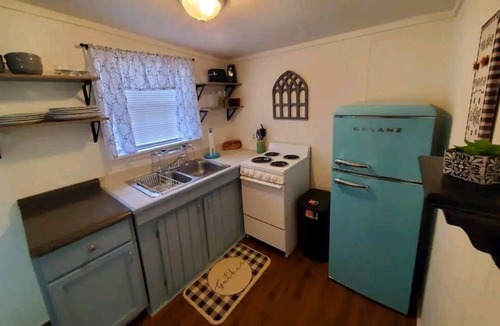 Magnolia Bluffs Apartment | BT's Cottage Hideaway