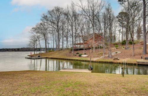 Buckhead House | Buckhead Home w/On-Site Lake Oconee Access!