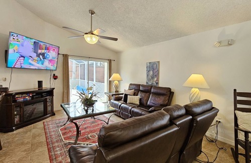 Westridge House | Buckingham Paradise Villa, pet friendly close to Disney, elderly and disabled friendly