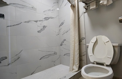 Henderson Hotel | Budget Host Inn
