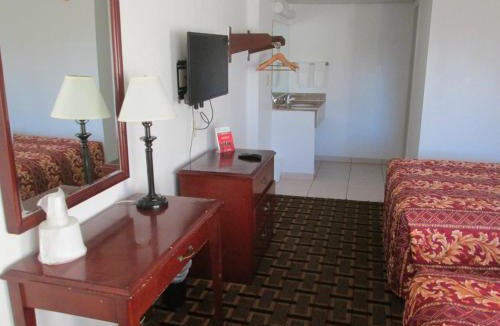 Cocoa West Hotel | Budget Inn