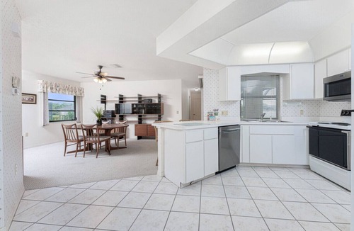 Pebble Beach House | Bunker Lane Breeze – Rotonda West Pool Retreat