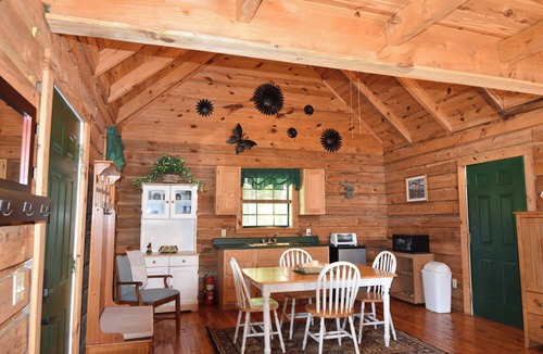 Woodbine Cabin | Butterfly Nook | Pondside Cabin Near Laurel River Lake & Cumberland Falls