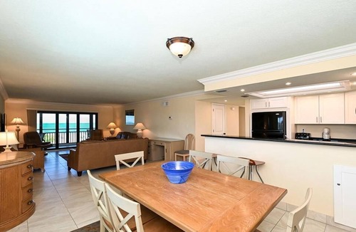 Siesta Key Condo | Buttonwood 462 - 3 Bedroom Condo with Private Beach with lounge chairs & umbrella provided, 2 Poo.