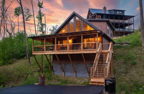 Chalet Village North Cabin | Cabin ∙ 2 bedrooms ∙ 6 guests