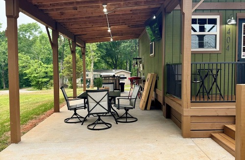 Townville Cabin | Cabin 3/LAKE HARTWELL/Green Pond&Broyles Lndgs/Clemson/Shelter w/charging ports