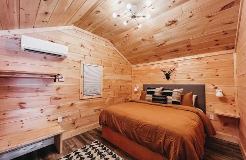 Hartwell Other | Cabin #5 One bedroom with Kitchen