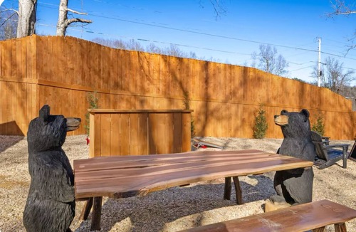 Rocky Grove Apartment | Cabin Apt 20min to Gatlinburg across from Ntl Park GameRoom+FirePit+Pet Friendly