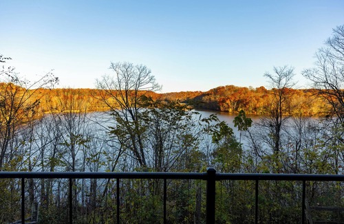 Pierceville Cabin | Cabin on Versailles State Park Lake
