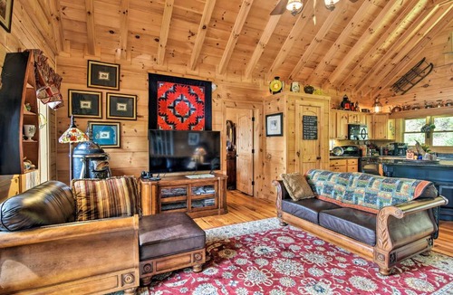 Sylva House | Cabin w/BBQ + Games - Walk to Blue Ridge Parkway!