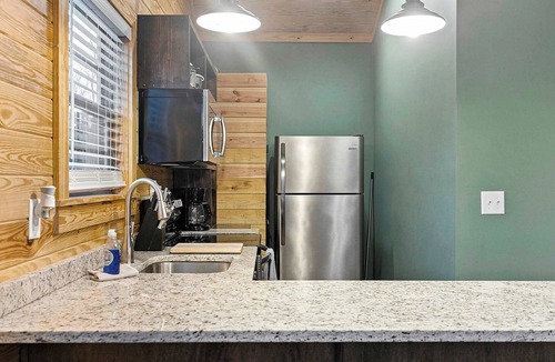 Wilsonville Cabin | Cabins of Lay Lake at Beeswax Cabin #2