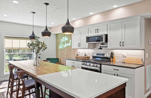 Bardstown House | Call Me Old Fashioned! *Heart of Bardstown Square*