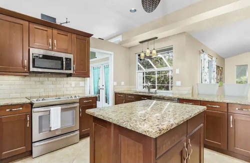 San Carlos Park House | Caloosa Palms-Villa with Pool Spa Game Room. Centrally Located to Naples Beaches