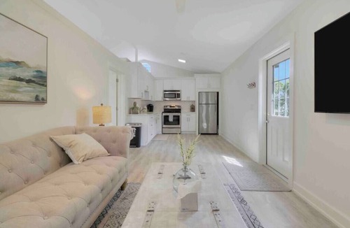 Stuart Apartment | Camden Cottage # 4 - Downtown Stuart
