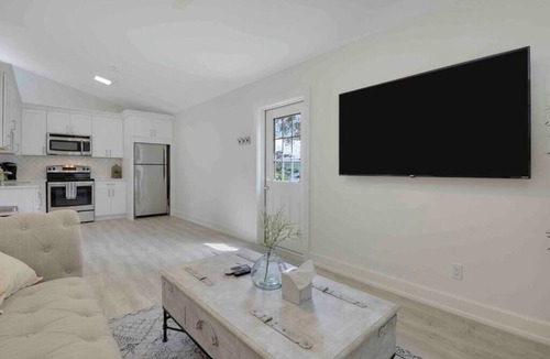 Stuart Apartment | Camden Cottage # 4 - Downtown Stuart