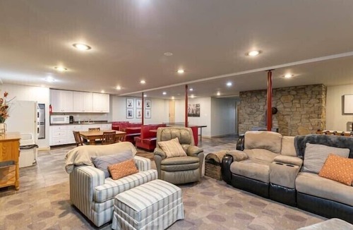 Lancaster House | Campbell Cabin: A Perfect Retreat