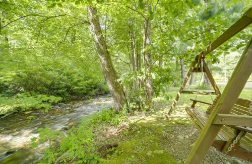 Maggie Valley House | 'Campbell Retreat' in Maggie Valley w/Deck!