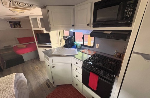 Seneca RV Rental | Camping on Fancy-Perfect for small family getaway or couples retreat!