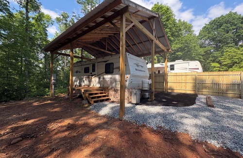 Seneca RV Rental | Camping on Fancy-Perfect for small family getaway or couples retreat!