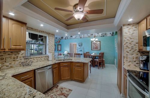 Fort Myers Villa | Cape Coral Southern Exposure Vacation Paradise Located On A Canal, Heated Pool