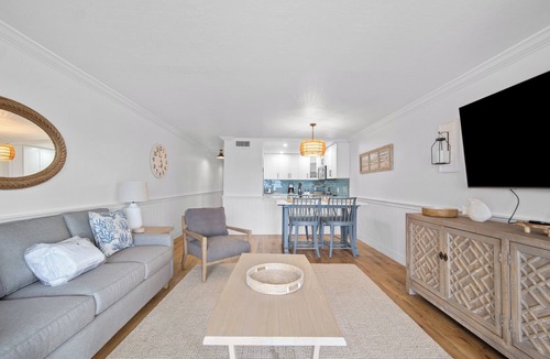 Captiva Condo | Captiva Beachfront Front Condo| Heated Pool| Golf Cart